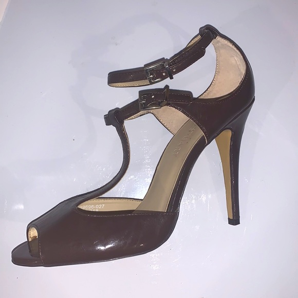 Colin Stuart heels - Picture 2 of 3